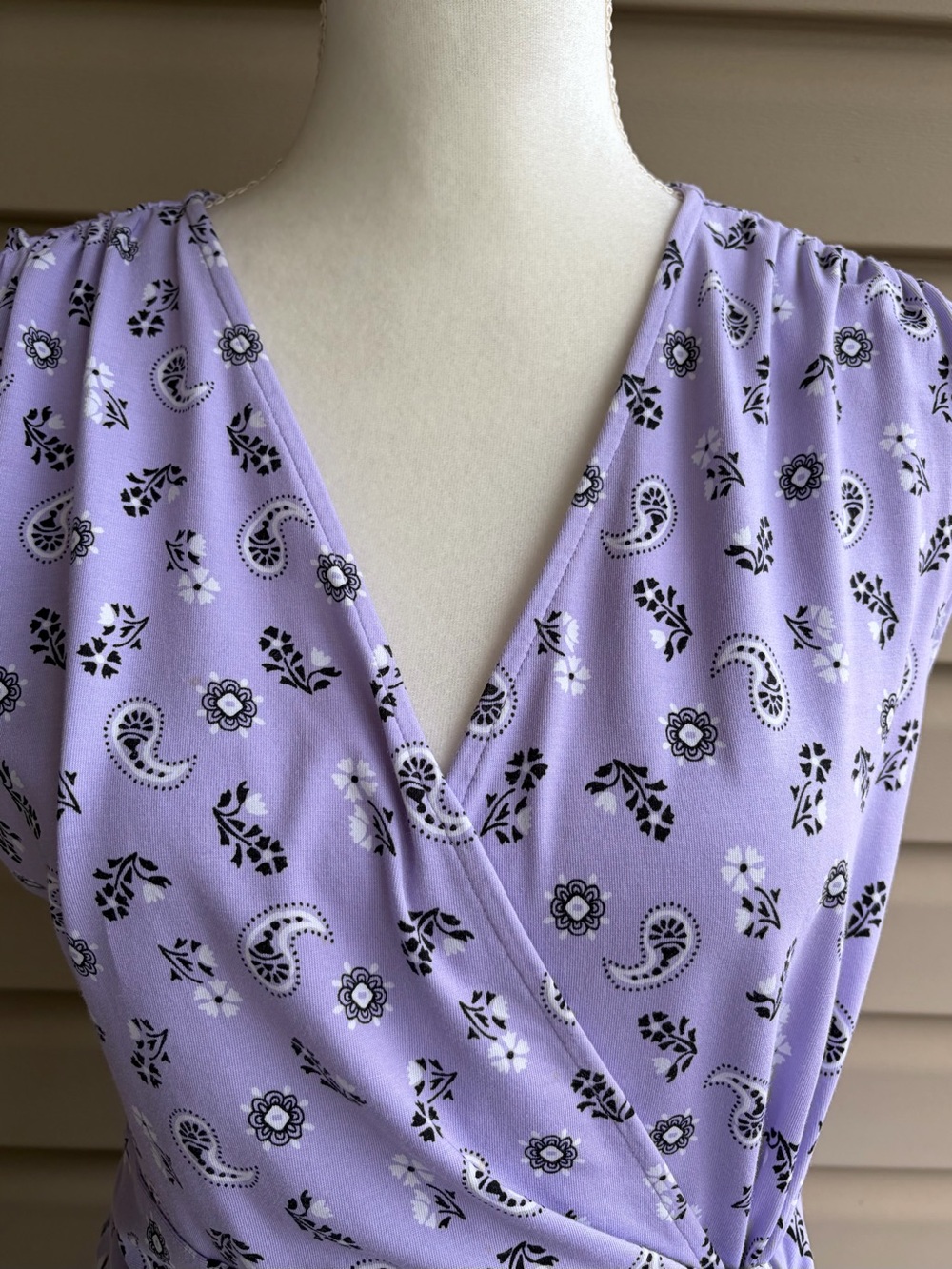 •Lands’ End• Purple Bandana Surplice Faux Wrap Dress - Size Medium (10-12) - Picture 3 of 8